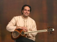 Reza Manbachi Tar Playing
